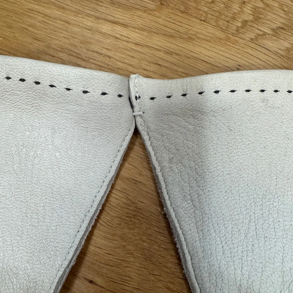 Vintage White Leather Gauntlet Gloves Black Contrast Zigzag Stitch Mid Length